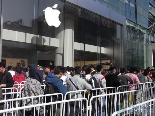 行货iPad2驾临 西单大悦城苹果店再次沸腾_手