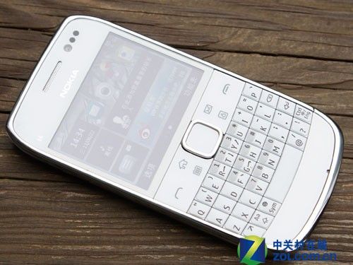 800万像素 诺基亚直板全键盘智能E6赏析_手机
