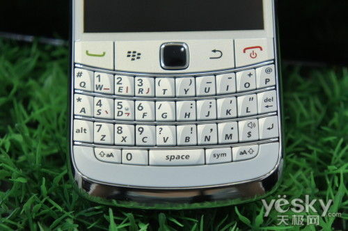 时尚商务全键盘 港版黑莓9780报价仅2880元_