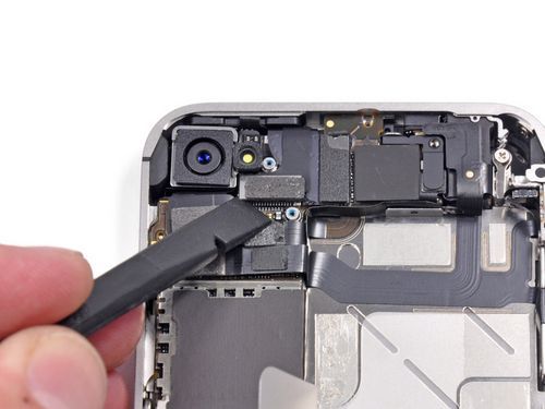 高通芯片组+电池小改 iPhone 4S完全拆解_手机