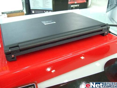 13.3Ӣ��DVD˫���¼��ʿͨS6410����