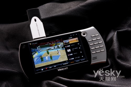 后便携时代来临4.8寸联想IdeaPadU8闪亮登场