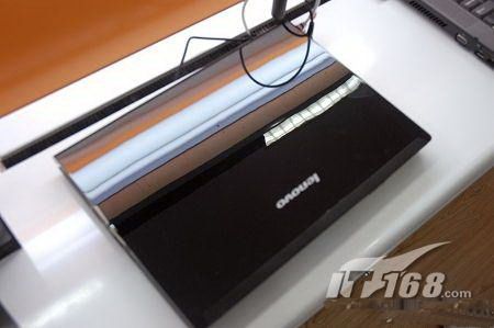 实用方便双显卡IdeaPadU330售7100