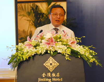 参会嘉宾--陈德人简介_滚动新闻