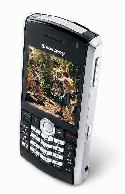 黑莓手机最快8月底中国开卖_通讯与电讯