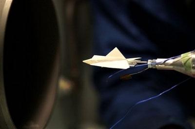 日本研制太空纸飞机能承受7倍音速230度高温