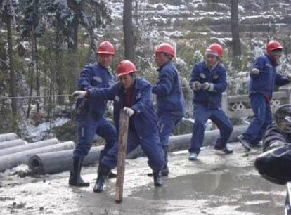 抗震救灾英雄谱:刘建秋(图)