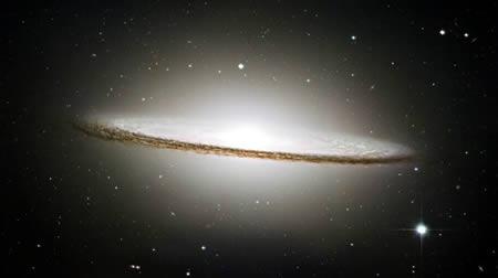 宇宙十大迷人星系：壮观黑眼星系上榜(组图)