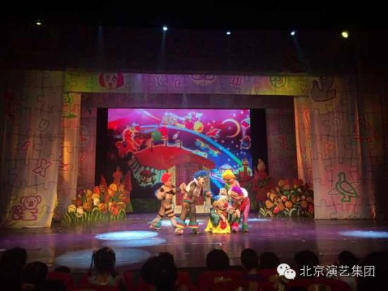图为：《木偶奇遇记》演出实况