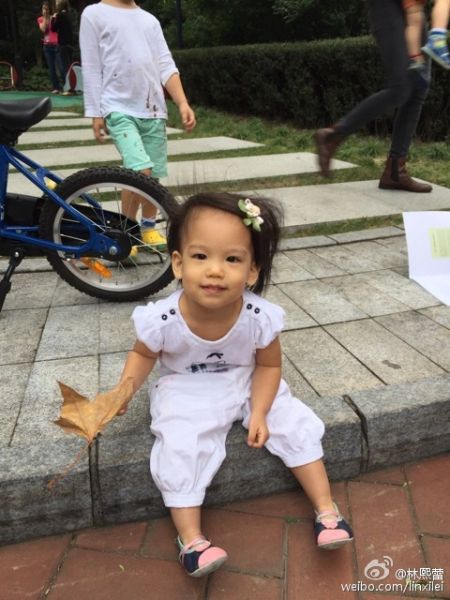 ���ڽֱߵ�������Ů��