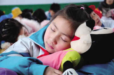 孩子睡觉比补营养重要