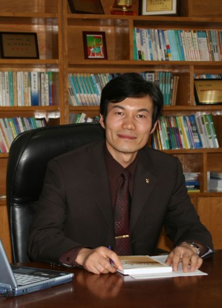 江苏省海门市教育局局长许新海