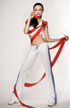 一套全身拉伸动作:让你的身体更修长(图) 一套全身拉伸动作:让你的身体更修长(图)