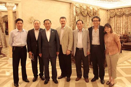 Prof. Li Ruohong, Minister Doug Horner and Chinese government officials