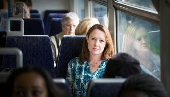 《火車上的女孩》作者寶拉·霍金斯首次入圍，一年來收入1000萬美元。 圖片來源：David Levene