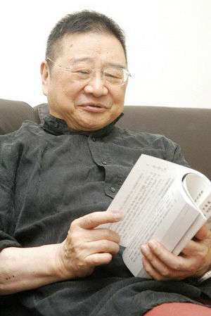 倪匡变身微博控:在微博狂荐他人好看小说