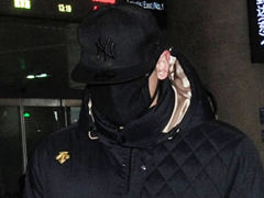 韩星Rain素颜遮面