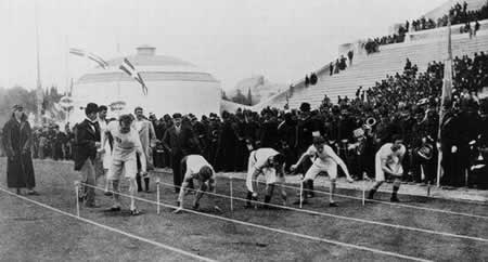 1896年4月4日,首届现代奥运会在雅典举行