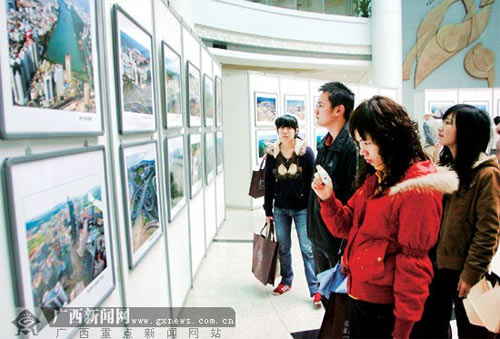俯瞰八桂航拍摄影展开幕 展示广西独特人文地理