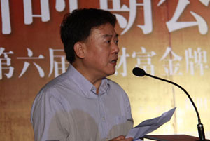 张华：企业未来应注意改进公司治理