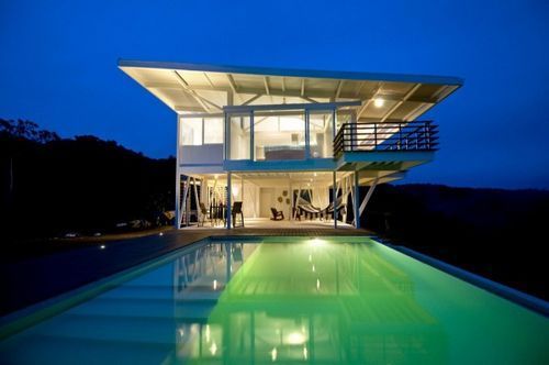 哥斯达黎加的Robles Arquitectos,房子也不得不独立的存在一个潮湿的环境中。 哥斯达黎加的Robles Arquitectos,房子也不得不独立的存在一个潮湿的环境中。