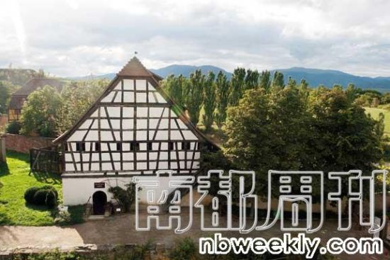 这个占地20公顷的民俗博物馆,其实是一个活生生的乡村,它展现的是一百多年前阿尔萨斯的生活。 这个占地20公顷的民俗博物馆,其实是一个活生生的乡村,它展现的是一百多年前阿尔萨斯的生活。