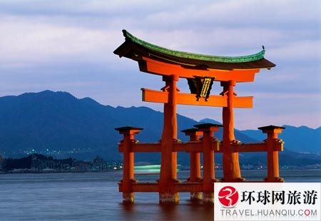 鸟居牌坊和宫岛神社 鸟居牌坊和宫岛神社
