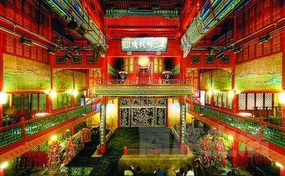 修复后的正乙祠戏楼内景。 修复后的正乙祠戏楼内景。