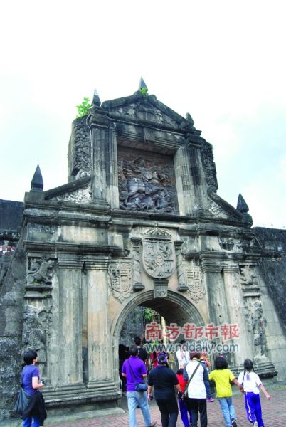 圣地亚哥城堡的城门。这是西班牙人建起的一座城堡,用于防御外敌入侵,后来用作关押政治犯。 圣地亚哥城堡的城门。这是西班牙人建起的一座城堡,用于防御外敌入侵,后来用作关押政治犯。