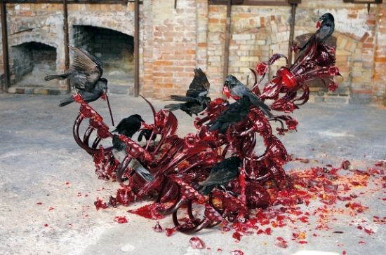 西班牙Carles Tache画廊展示的本国画家Javier Perez的多媒体装置《Corrona》 西班牙Carles Tache画廊展示的本国画家Javier Perez的多媒体装置《Corrona》