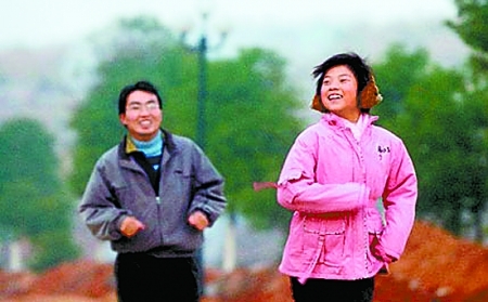 带着妹妹上大学的洪战辉 带着妹妹上大学的洪战辉