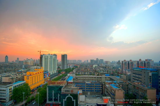 [微博]湖北襄阳:天台上的城市风景(组图)
