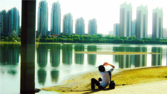 吉林市松花江旁的桥下 吉林市松花江旁的桥下