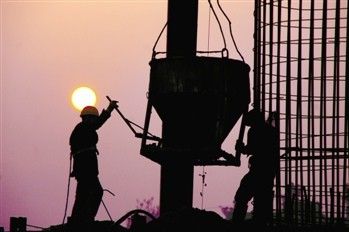 长三角经济总量占全国比重_广西蔗糖占全国比重图(3)