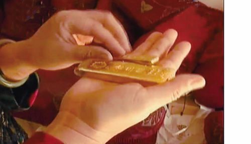 女子丢失30万元金条 银行捡到两天内不报警