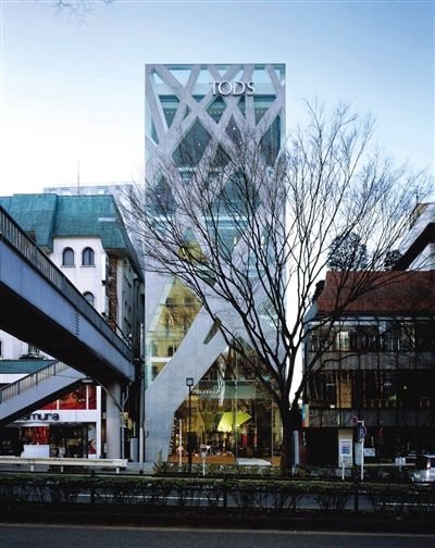 伊东丰雄设计的tod"s旗舰店位于东京表参道区,其"建筑的外表也成为
