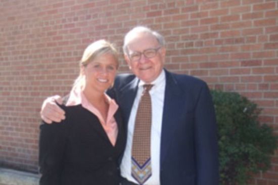 菲特新接班人候选:28岁哈佛女|巴菲特|接班人|哈