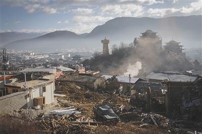 1月15日,火灾后的独克宗古城全景。大火让这里的美丽壮观荡然无存。 1月15日,火灾后的独克宗古城全景。大火让这里的美丽壮观荡然无存。