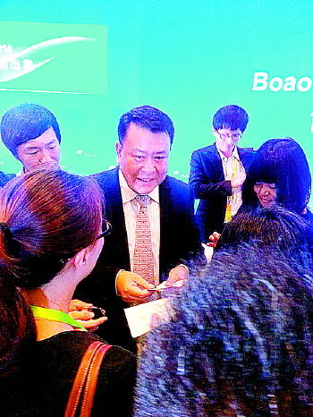北汽集团的董事长徐和谊接受记者采访 北汽集团的董事长徐和谊接受记者采访