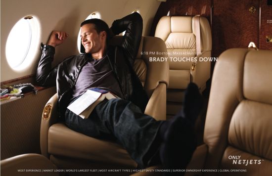 ​NetJets邀请NFL美国职业橄榄球联盟明星四分卫汤姆-布雷迪(Tom Brady)为公司做宣传广告。