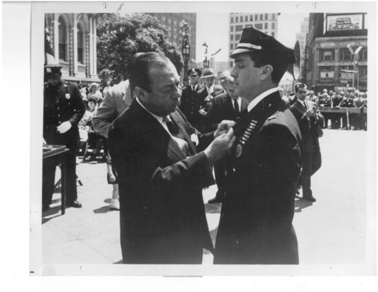 1960꣬ǼŦԼоѫ(New York City Police Medal of Honor for Valor)