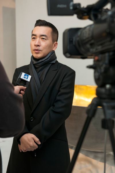 艺术家蔡志松接受采访