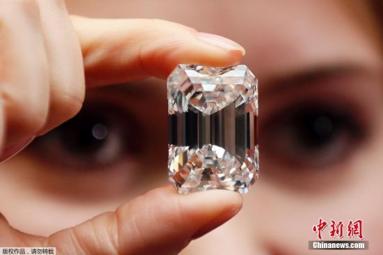 100克拉钻石现身伦敦 预计售价1.56亿人民币_