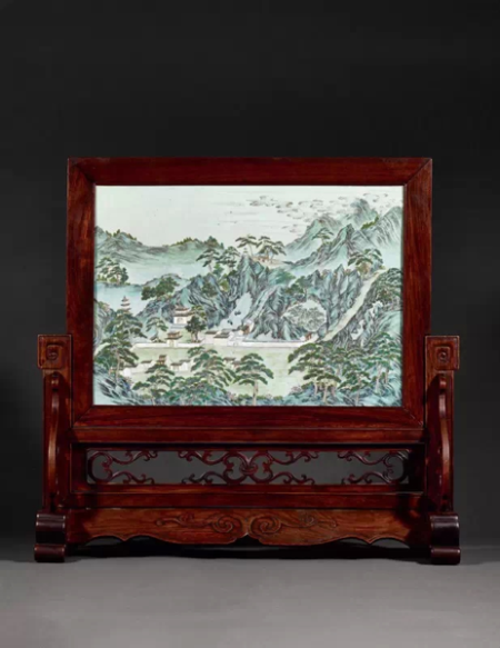 Lot.615 清乾隆 粉彩南京栖霞山紫峰阁图座屏 37.7×53.5cm. High×Wide(瓷板)