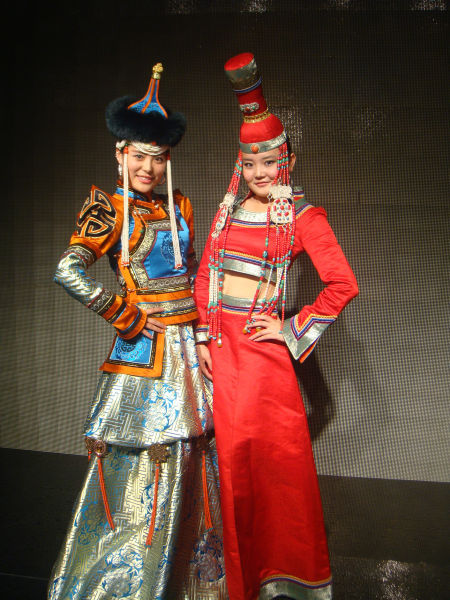 第十三届中国蒙古族服装服饰艺术节7月23日盛