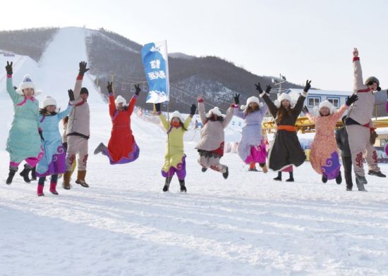 2016呼伦贝尔冰雪那达慕暨第八届金龙山滑雪节举办 2016呼伦贝尔冰雪那达慕暨第八届金龙山滑雪节举办