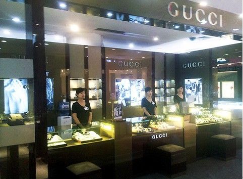 潮宏基与全球著名奢侈品牌GUCCI钟表珠宝首