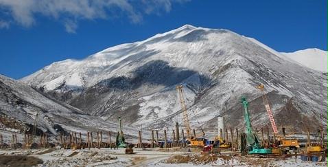 中国水电在西藏旁多水利枢纽施工中创造世界防渗墙施工新纪录