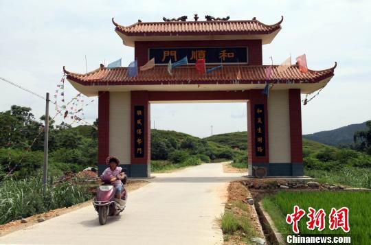 ͼΪ����������������������������ɸ������Խ����轨�ġ��ƽ��š������������20��Ԫ����ҡ� ��־�� ��