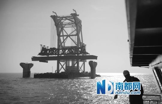 港珠澳大桥最高塔柱将编中国结 总投资升至10